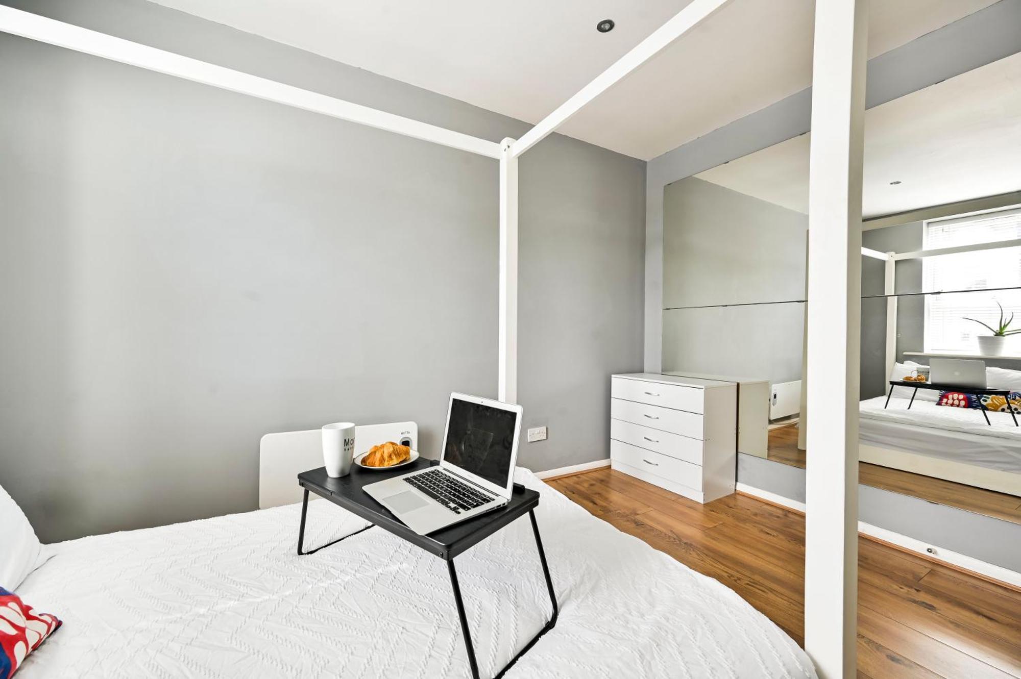 Apartament Cosy 1-Bed E15, Sleeps 4, 1 Min From Tube Station Near O2 Arena Londyn Zewnętrze zdjęcie