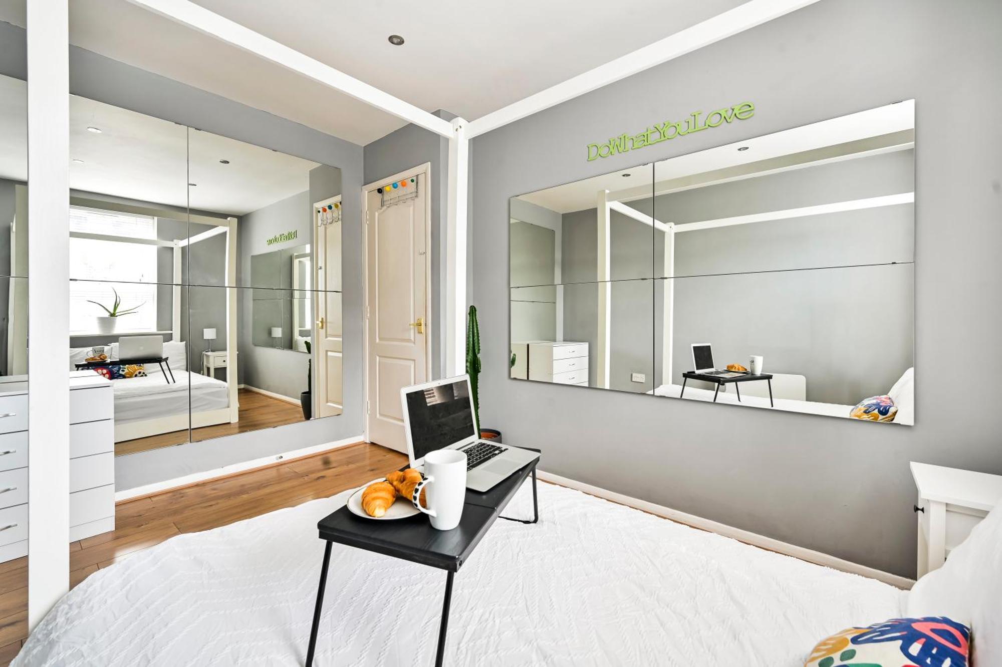 Apartament Cosy 1-Bed E15, Sleeps 4, 1 Min From Tube Station Near O2 Arena Londyn Zewnętrze zdjęcie