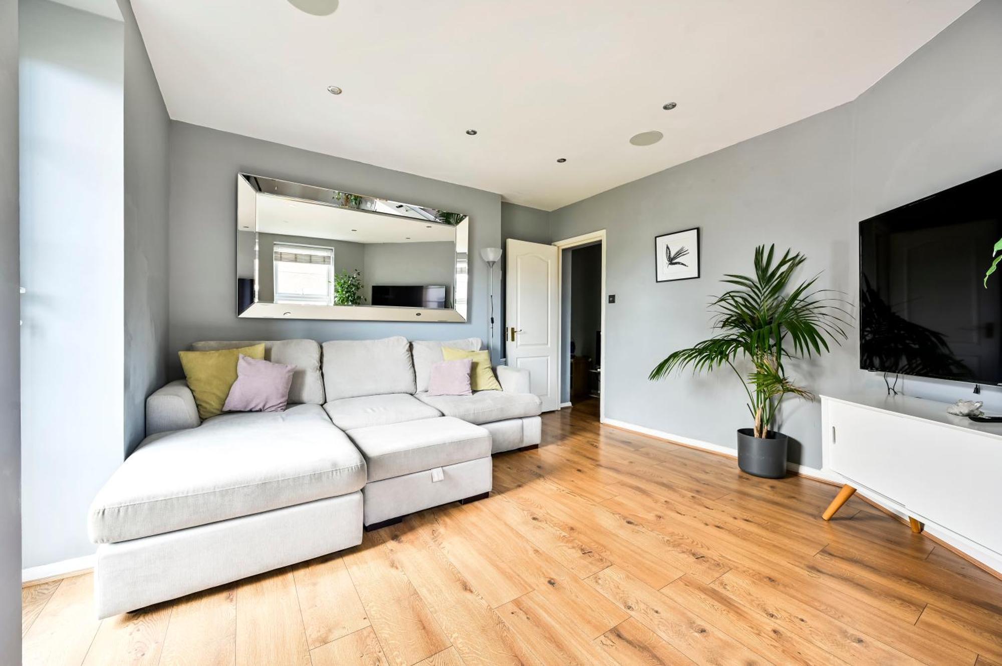Apartament Cosy 1-Bed E15, Sleeps 4, 1 Min From Tube Station Near O2 Arena Londyn Zewnętrze zdjęcie