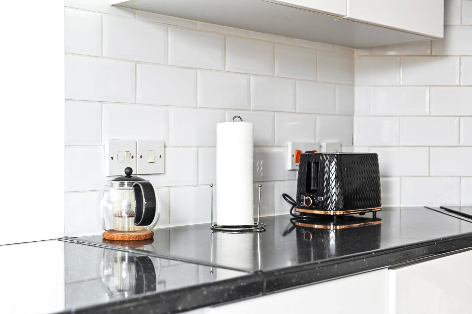 Apartament Cosy 1-Bed E15, Sleeps 4, 1 Min From Tube Station Near O2 Arena Londyn Zewnętrze zdjęcie