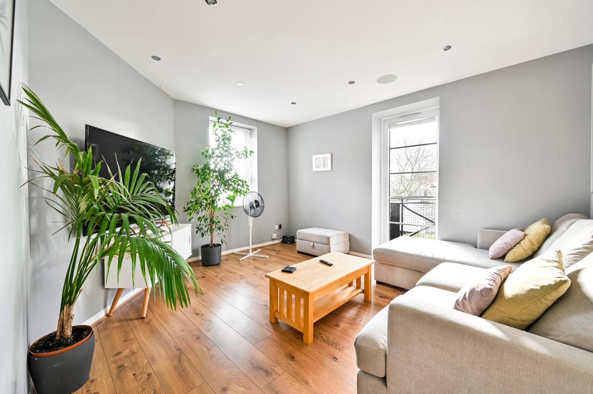 Apartament Cosy 1-Bed E15, Sleeps 4, 1 Min From Tube Station Near O2 Arena Londyn Zewnętrze zdjęcie